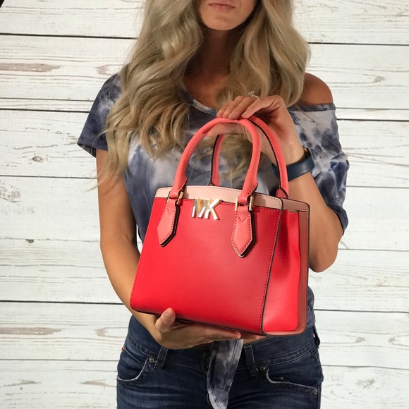 Michael Kors Mott MD Messenger - Picture 2 of 10